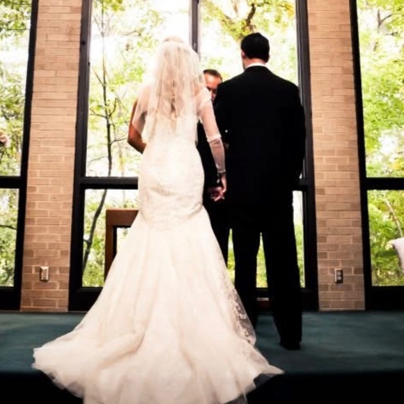 Kenneth Pool Wedding Gown - Picture 5 of 10